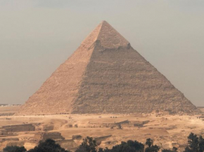 Topaz pyramids view inn